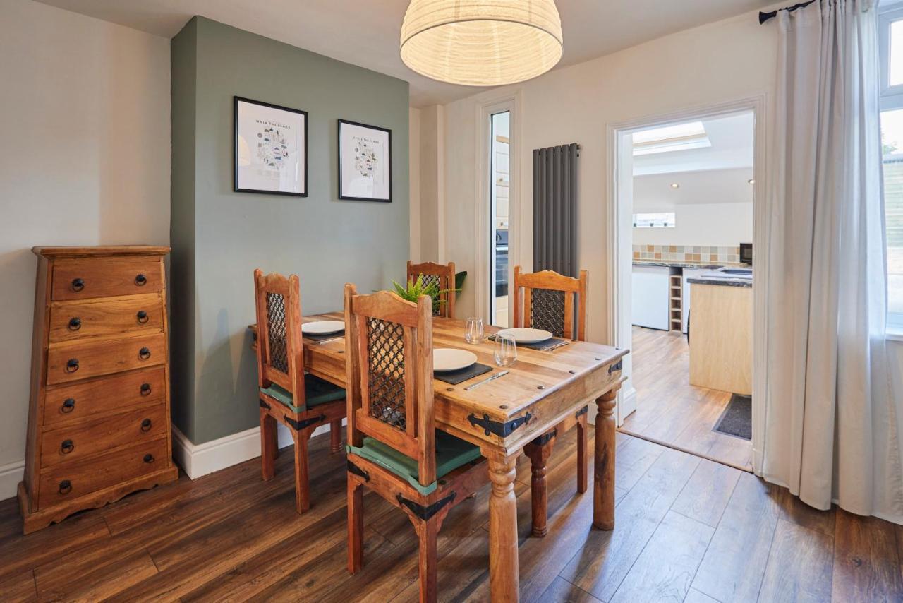 Host & Stay - Church View Cottage 매틀록 외부 사진